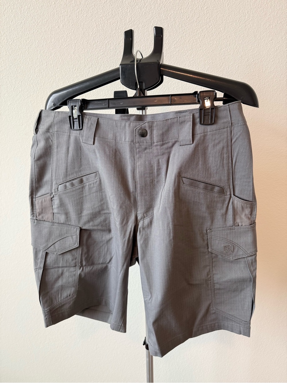 5.11 Tactical Men's Gray Cargo Shorts - Versatile Everyday Wear Worn 1 time!